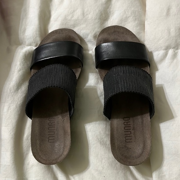 Munro American Riviera Black Shimmer Sandals Size 8M Great Condition - Picture 1 of 10